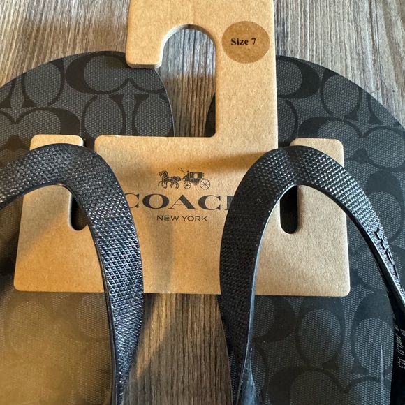 NWT Coach Black Logo Flip Flop Sandals Size 7 - Picture 2 of 2